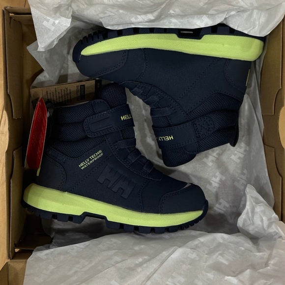 NWT Helly Hansen 9T Winter Boots - Picture 1 of 2